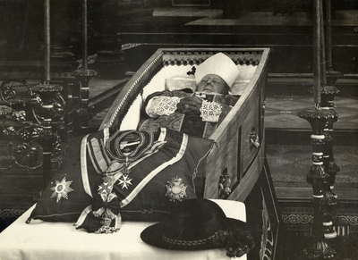 107116 Portret van Henricus van de Wetering, geboren 1850, aartsbisschop van Utrecht (1895-1929), overleden 18 november ...